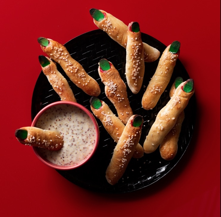 Witch's fingers bread sticks.jpg